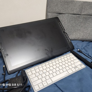 와콤 모바일스튜디오 프로 16인치 판매합니다 이미지