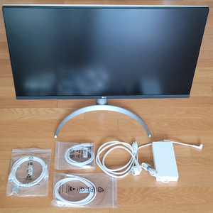 LG 32UP830 32인치 4K 모니터