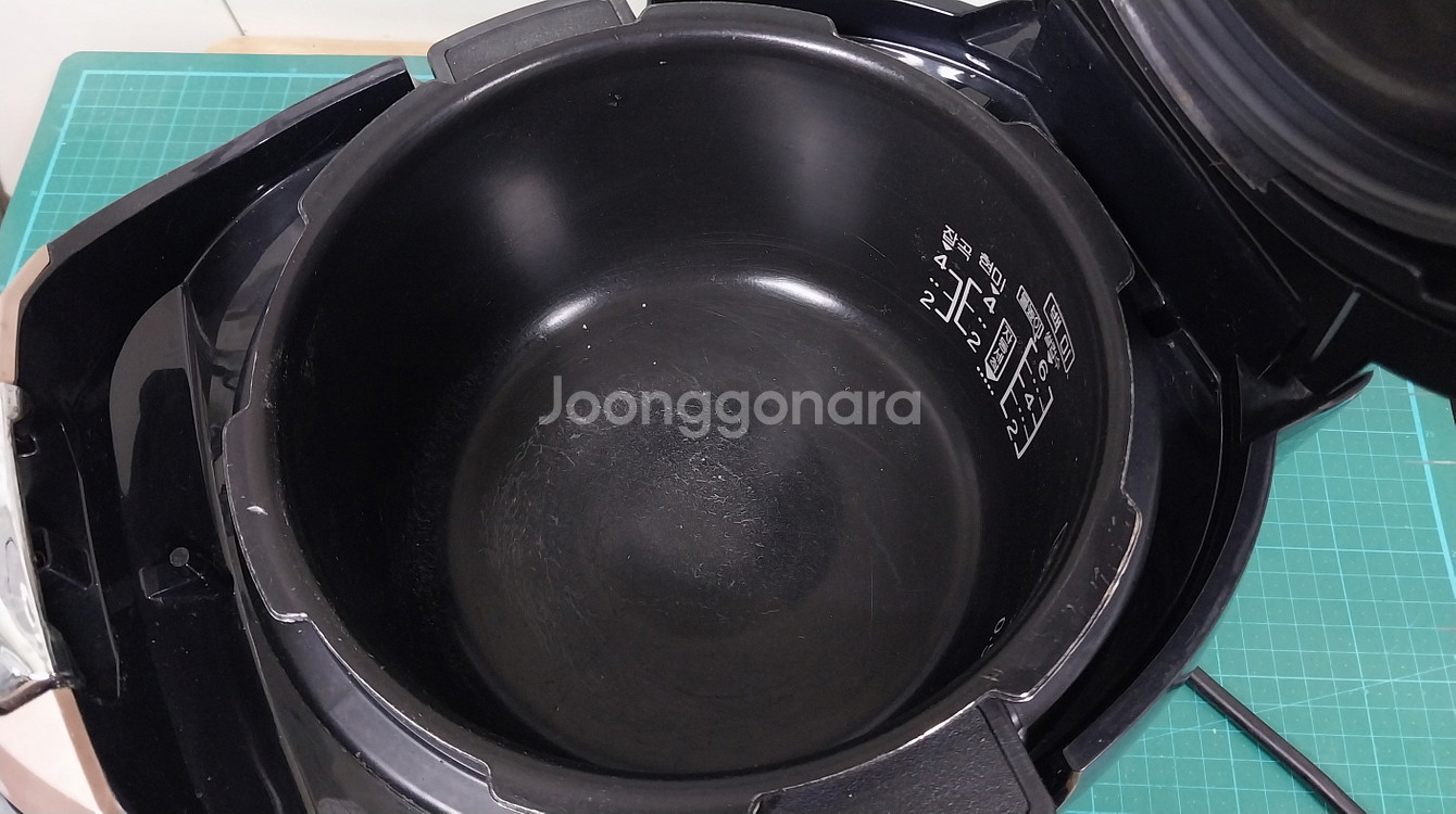 쿠첸 6인용 압력밥솥 CJS-FC0604F--4