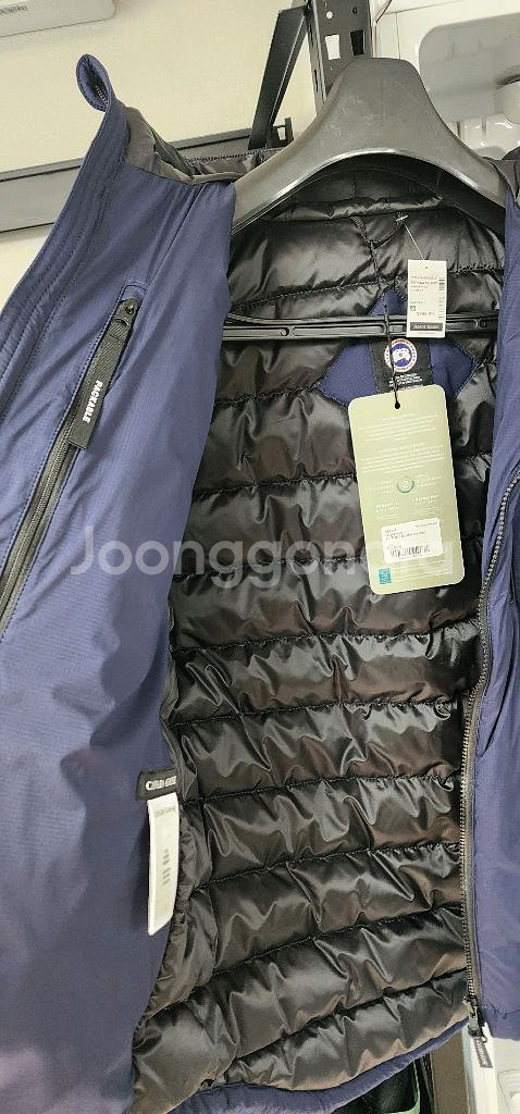 캐나다구스 패딩 점퍼--3