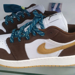 조던1 로우 카카오와우 240 새상품