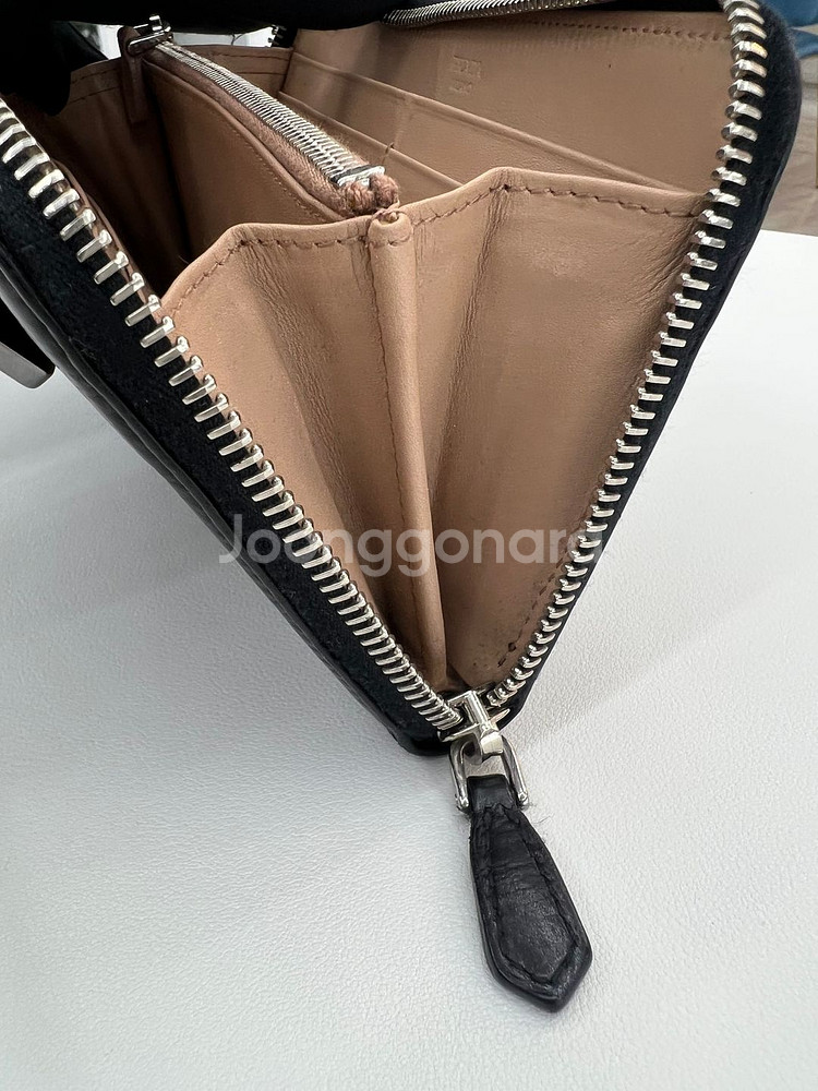 [중고명품 럭스올 울산점]프라다 레더 리본 장지갑 블랙 1M0506--8