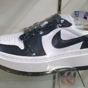 조던1 로우 키높이 플랫폼 검흰 235, 240새상품