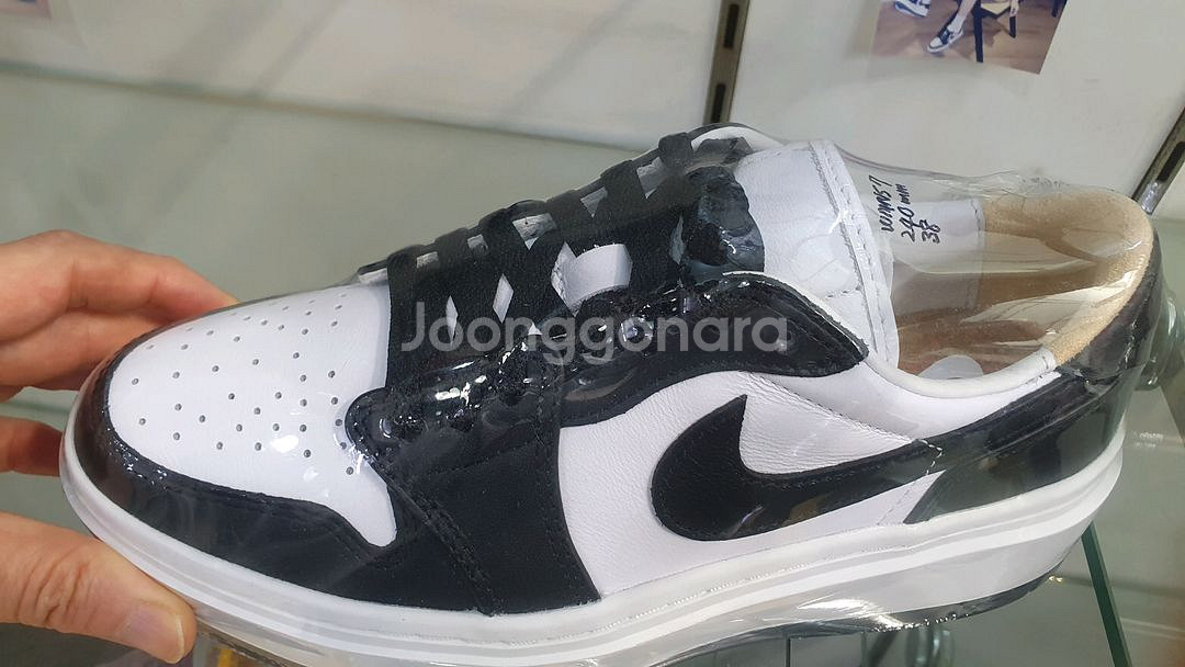 조던1 로우 키높이 플랫폼 검흰 235, 240새상품--1