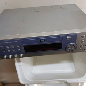 태진미디어 노래반주기,사각소반 큰거3개,번려견,묘 깔개 5장 100*140크기