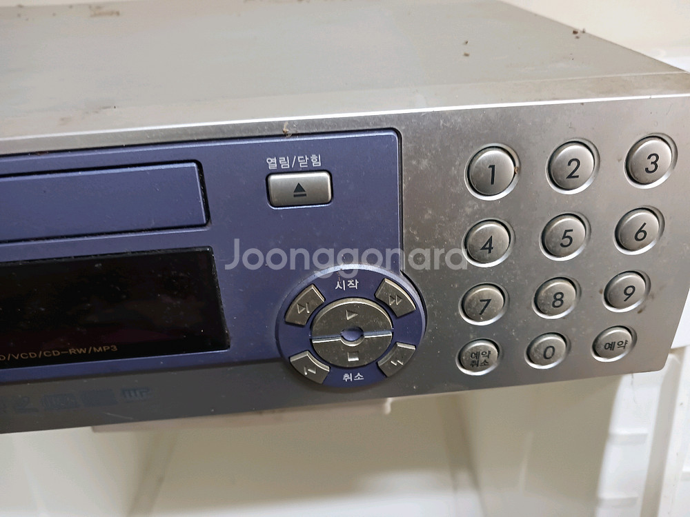 태진미디어 노래반주기,사각소반 큰거3개,번려견,묘 깔개 5장 100*140크기--2