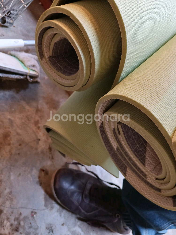 태진미디어 노래반주기,사각소반 큰거3개,번려견,묘 깔개 5장 100*140크기--7