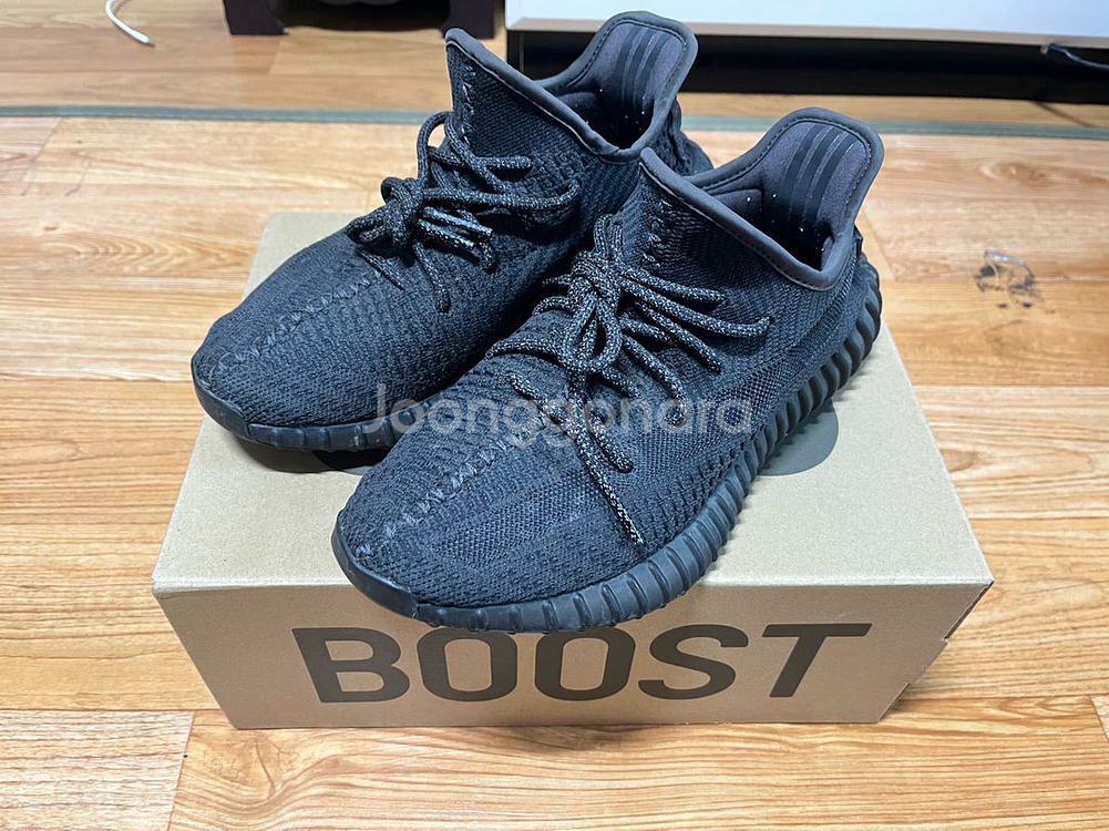 아디다스 이지 부스트 350 v2 트리플 블랙 논리플렉티브 (255) 중고 팝니다--1