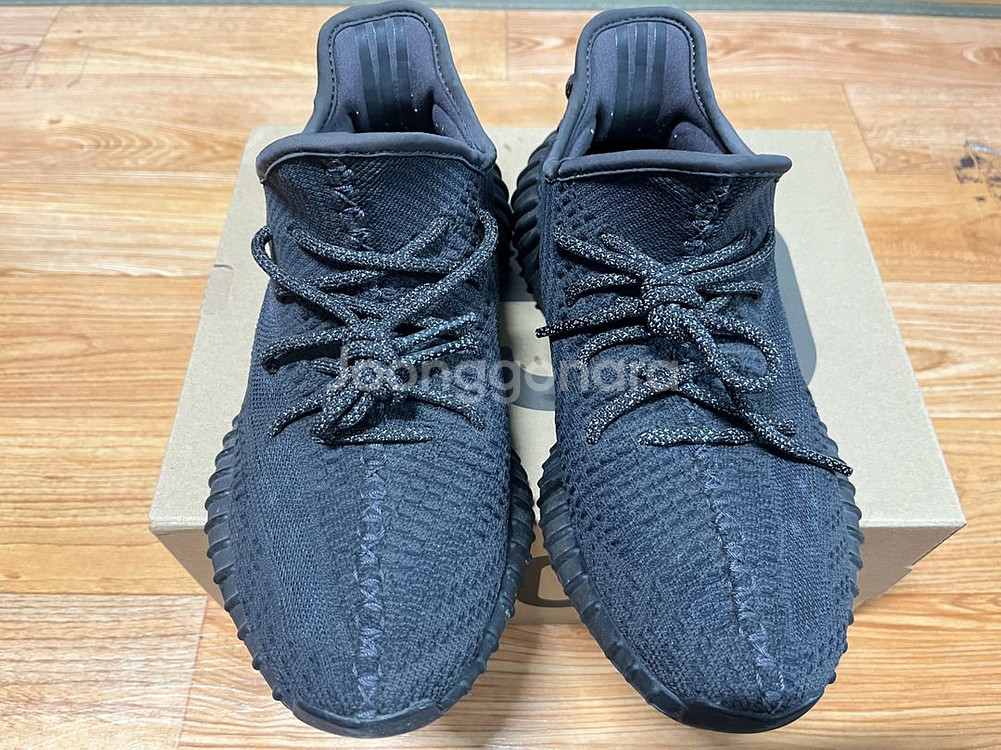 아디다스 이지 부스트 350 v2 트리플 블랙 논리플렉티브 (255) 중고 팝니다--2