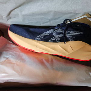 아식스 노바블라스트 5 미드나잇 오렌지 275 새상품