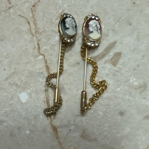 빈티지 카메오 핀 2개 1세트