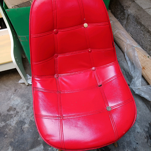 모던한 디자인 의자 2개,500와트 파워2개