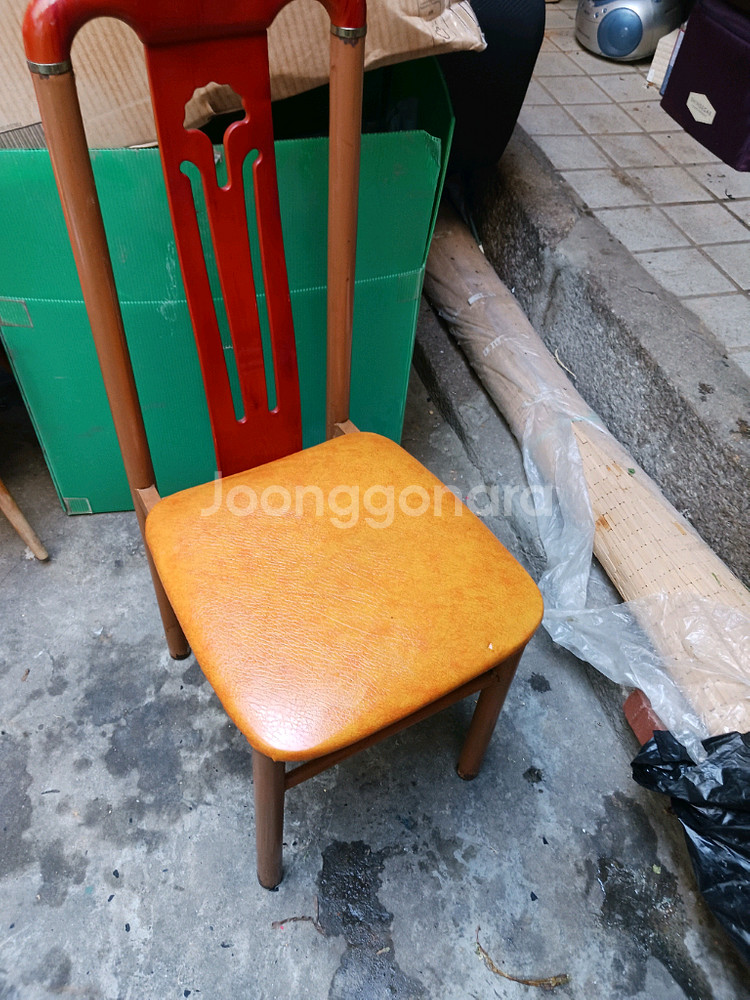 모던한 디자인 의자 2개,500와트 파워2개--4