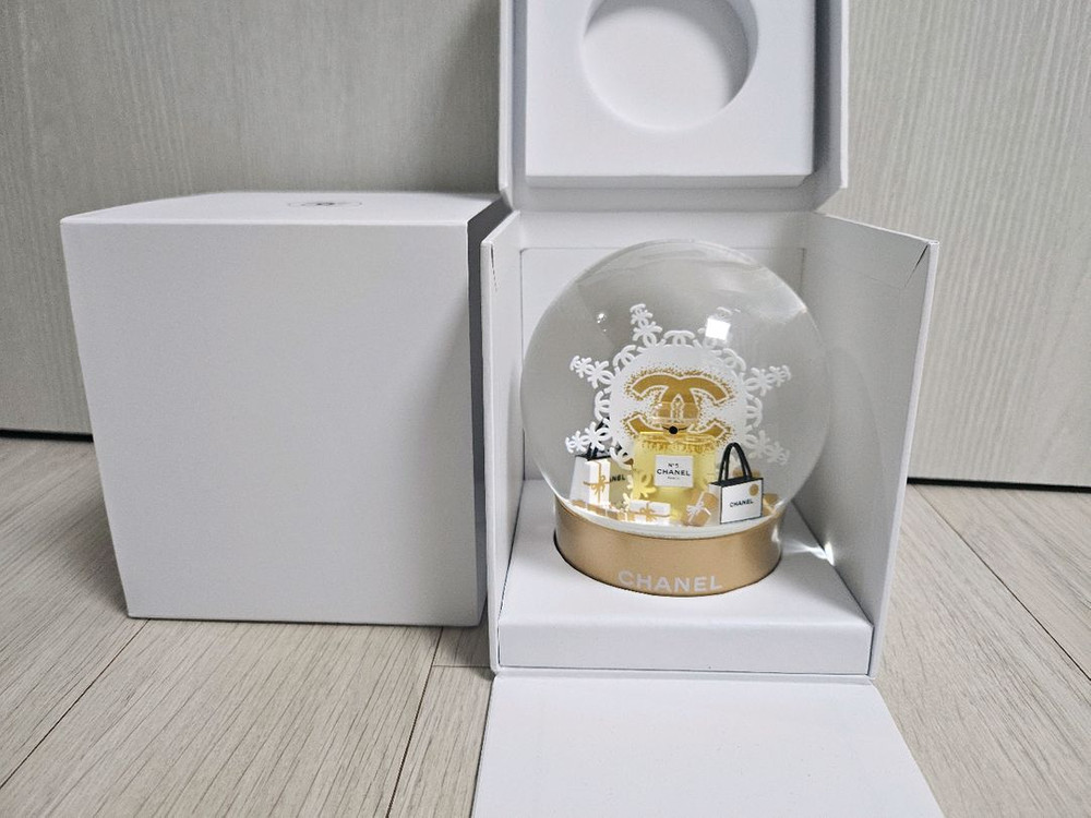정품) 샤넬 2024 스노우볼 (코스메틱)--3