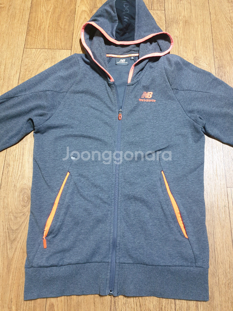 1085 뉴발란스 운동복 후드집업95 사이즈입니다--0