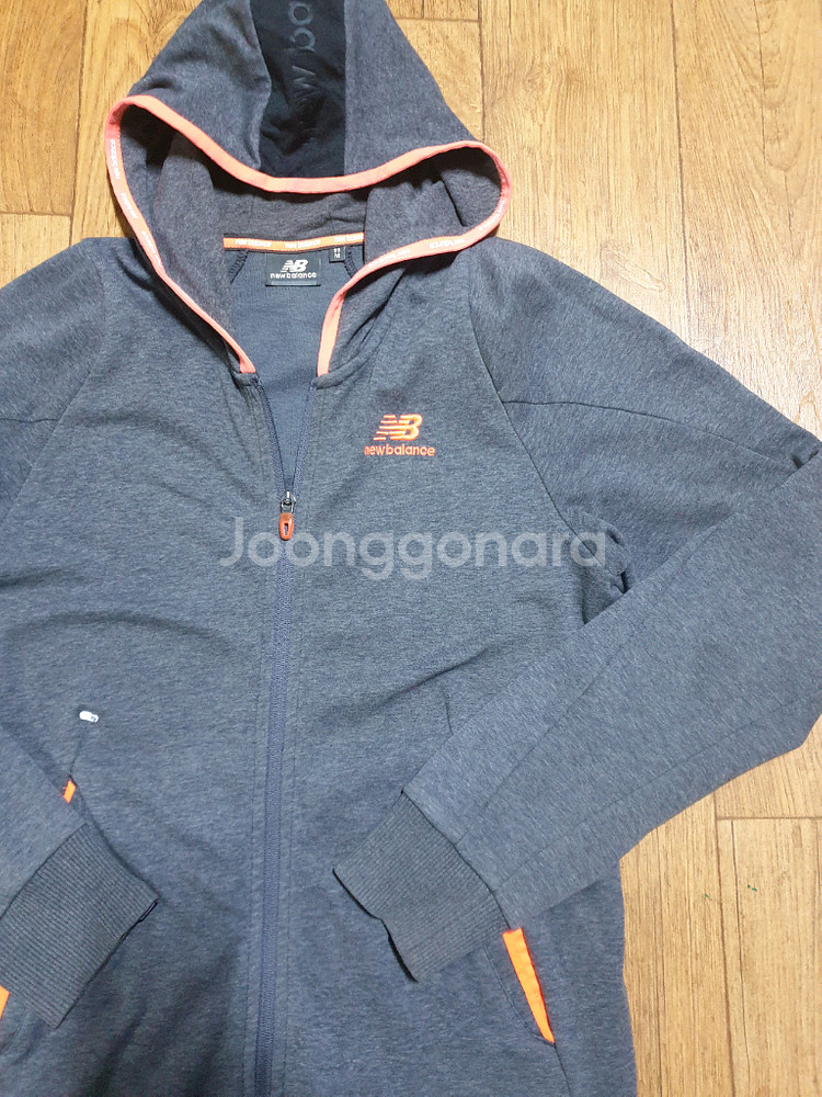 1085 뉴발란스 운동복 후드집업95 사이즈입니다--7