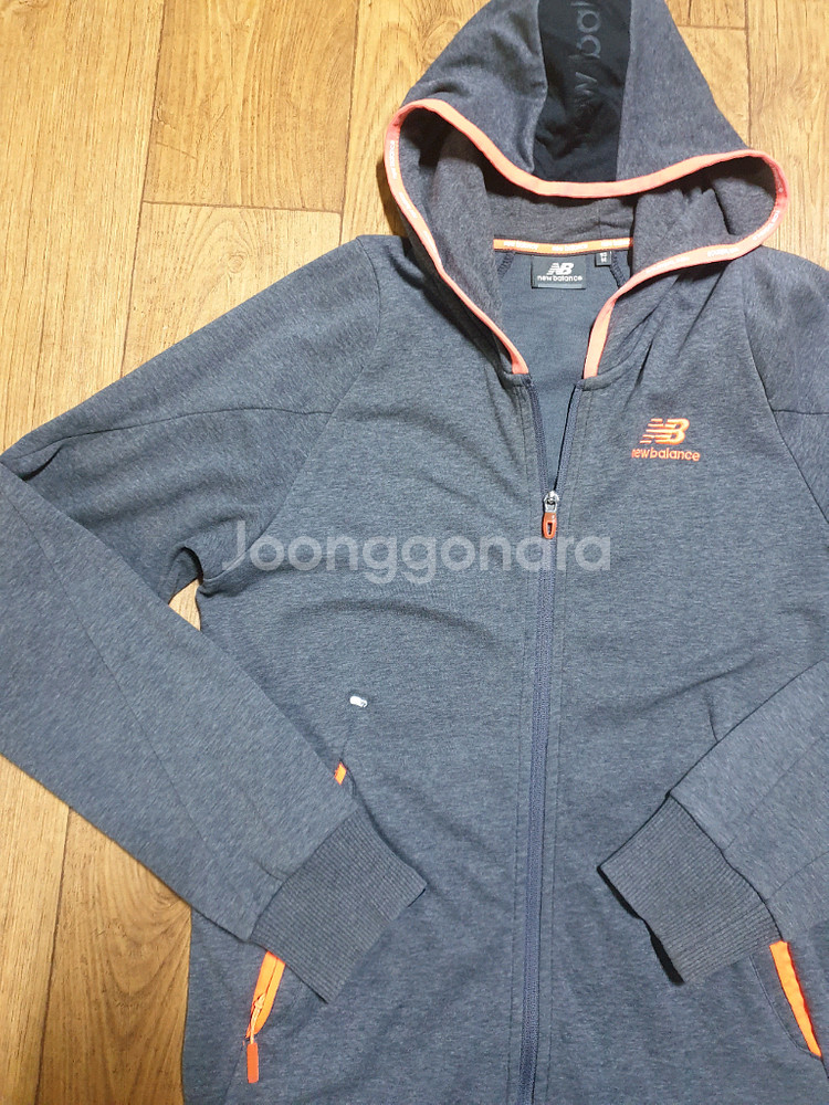 1085 뉴발란스 운동복 후드집업95 사이즈입니다--13