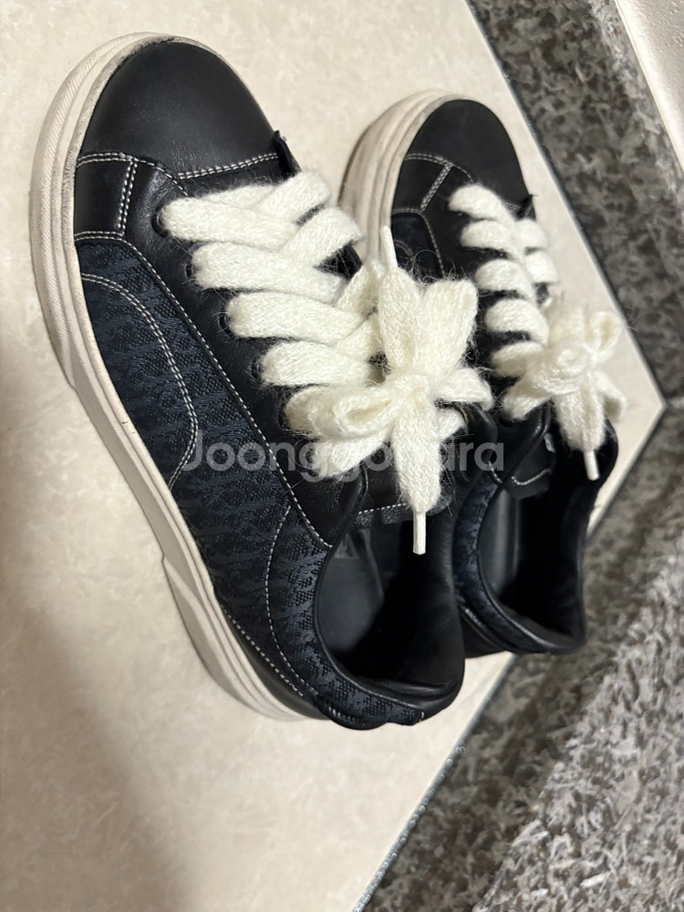 아동 디올 스니커즈 35사이즈--1