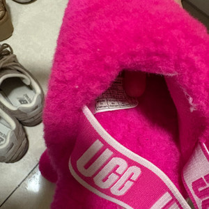 UGG 털슬리퍼 210 핑크