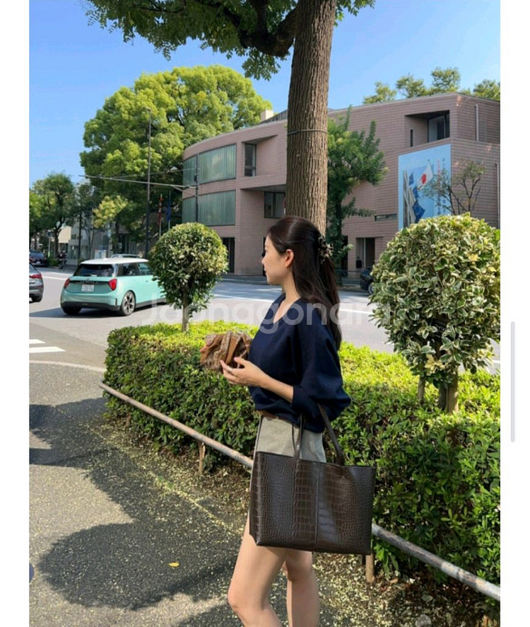 25FW 르뮈 헤이즈 브이 니트 새상품--2