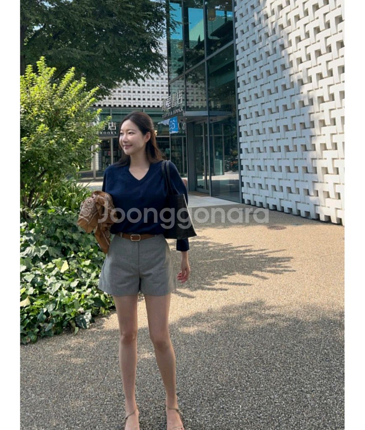 25FW 르뮈 헤이즈 브이 니트 새상품--1