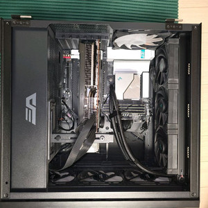 고성능 게이밍 PC 반본체