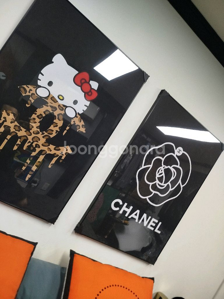 헬로키티 샤넬꽃 꽃그림 샤넬그림 샤넬액자 키티그림 키티액자 대형 그림 액자 팝아트 인테리어소품 인테리어액자 명품그림--4