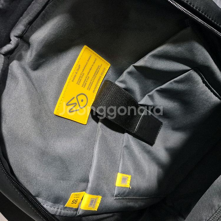 만다리나덕 시그니처 백팩 (블랙 가죽) S9T01651--2