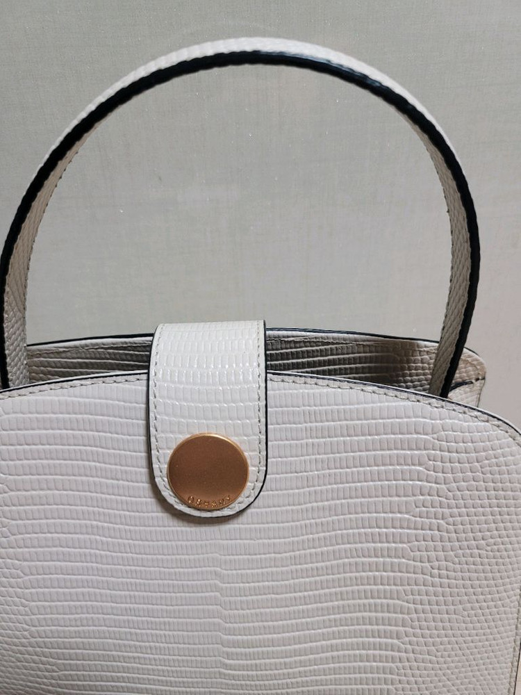 오야니 크로스백 팝니다 이미지