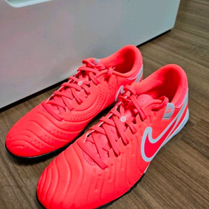 나이키 티엠포 레전드 10 아카데미 tf