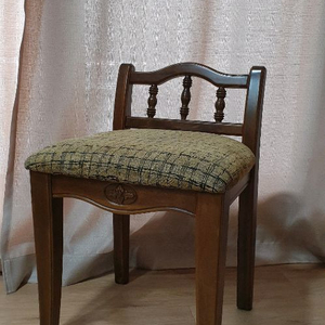 Vivaldi 앤틱 스타일 화장대 의자