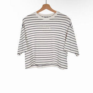 [M] 미우미우 여성 자수 로고 스트라이프 크롭 반팔 티셔츠 아이보리