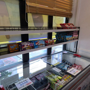 과자진열대 팝니다