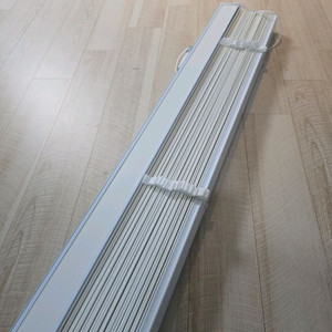 아라크네 화이트 우드 블라인드 암막커튼 세트