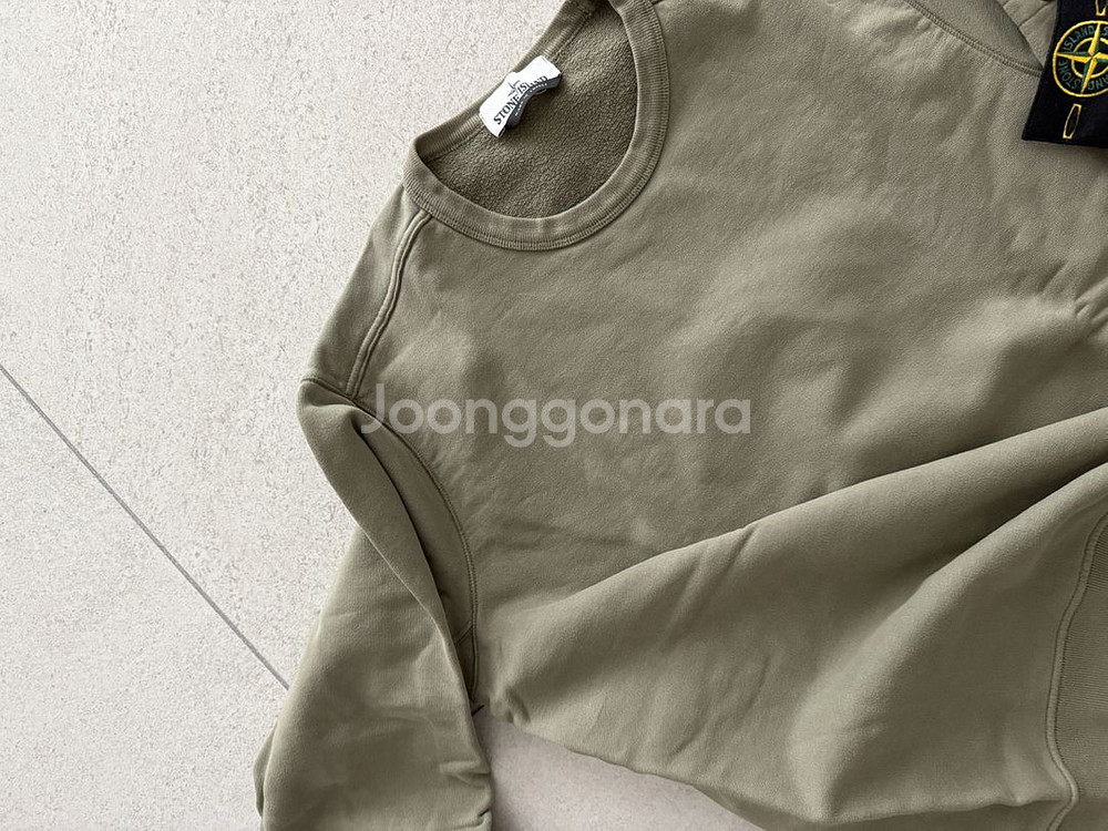 스톤아일랜드 스웻셔츠 겨울버전 카키 XL--1