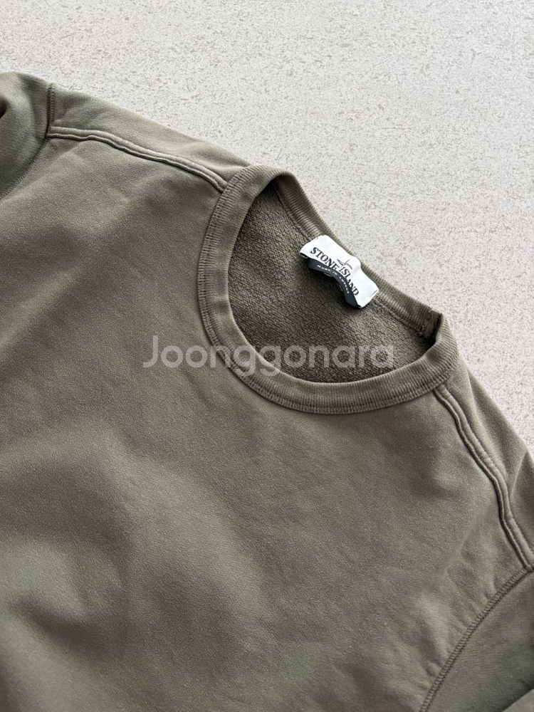 스톤아일랜드 스웻셔츠 겨울버전 카키 XL--6