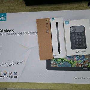 휴이온 캄바스 22 플러스 및 펜과 미니 키보드 팝니다.