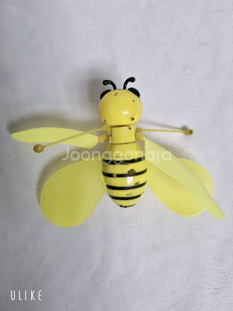 꿀벌 센서감지 손으로 날리는 미니 실내용 드론--2