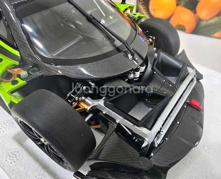 1:18 다이캐스트 LCD PAGANI R--4