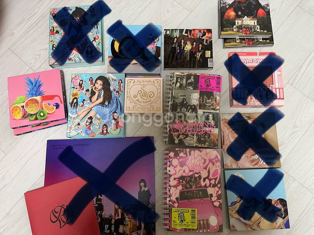 레드벨벳 앨범과 슬기 더포스터--1