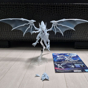 피규어라이즈 푸른눈의 백룡 가조