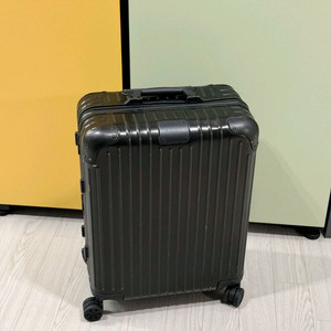 리모와 오리지널 블랙 캐빈플러스