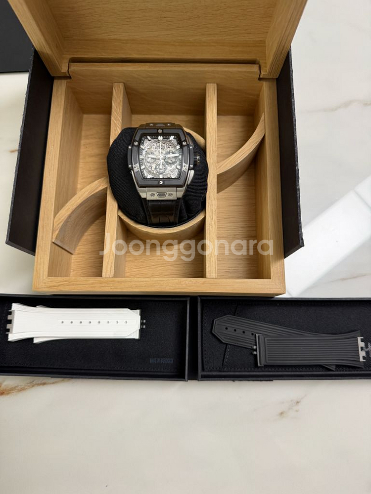 위블로 스피릿오브빅뱅 티타늄 세라믹 42 급매--3