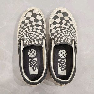 반스 슬립온 245사이즈 래디얼 체커보드/ 거의 새거