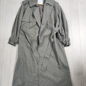 닐바이피 트렌치코트