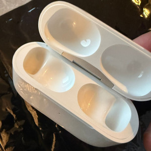 애플 에어팟 프로 2 본체 케이스 상태 A급 (라이트닝)