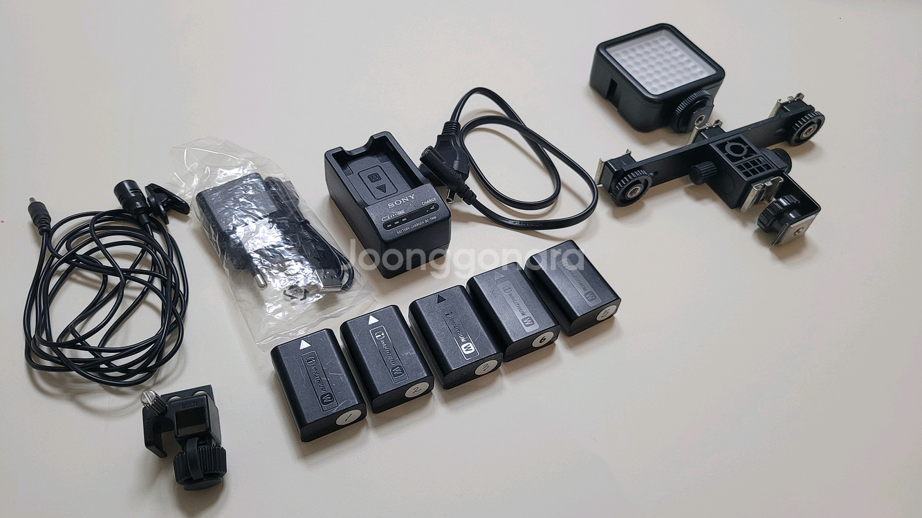 소니 A7S2 풀세트 FE 24-240 렌즈 포함--9