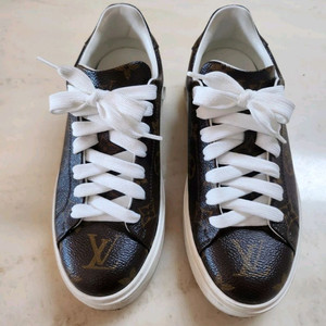 루이비통 모노그램 스니커즈 35