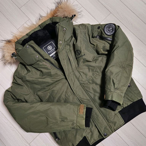 빈폴아웃도어 보머 도브 다운 (BO6X38D09H, 카키)사이즈M모자털 탈부착가능모자 탈부착가능해요지퍼에 줄이 있었