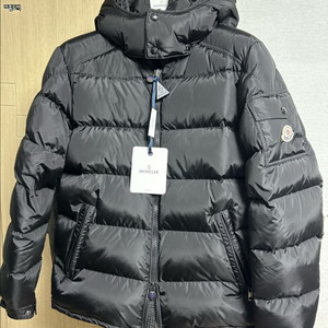 25FW 몽클레어 Moncler 마야 Maya 숏 다운 후드 사이즈4 팝니다